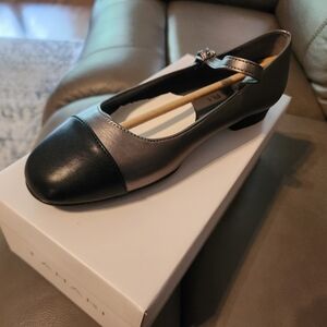 Women's Black and Silver Ballet Flats